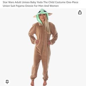 Star wars unisex baby yoda pajama onesie. Adult S-M . worn once for halloween